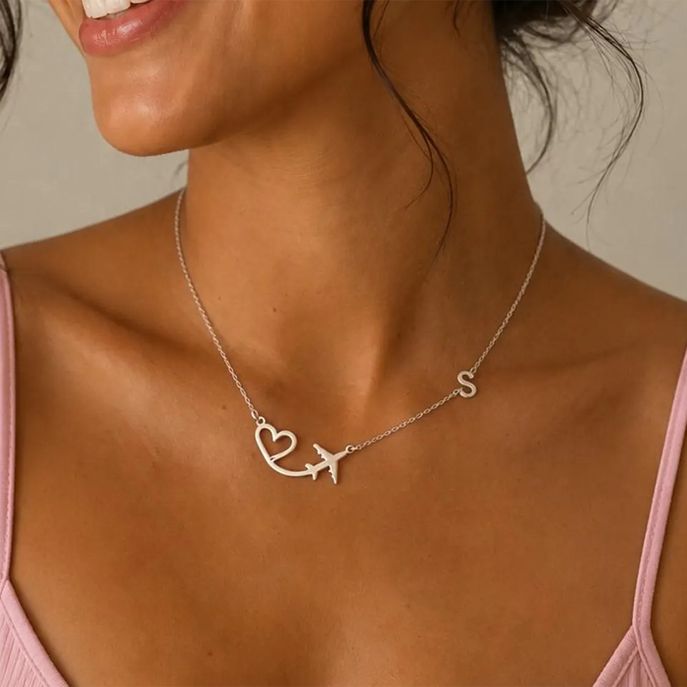 パーソナライズされたハート飛行機イニシャルペンダントネックレ - Name Necklace Custom のレビューと価格