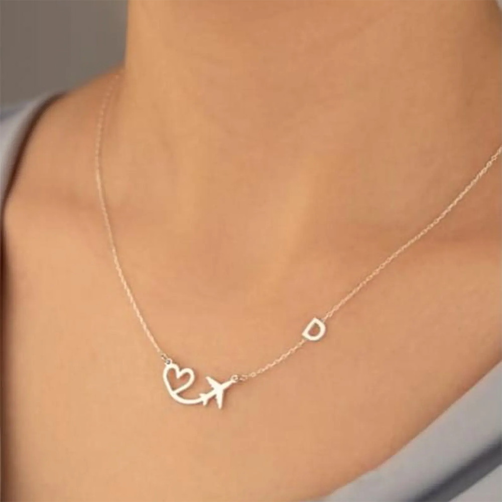 パーソナライズされたハート飛行機イニシャルペンダントネックレ - Name Necklace Custom のレビューと価格