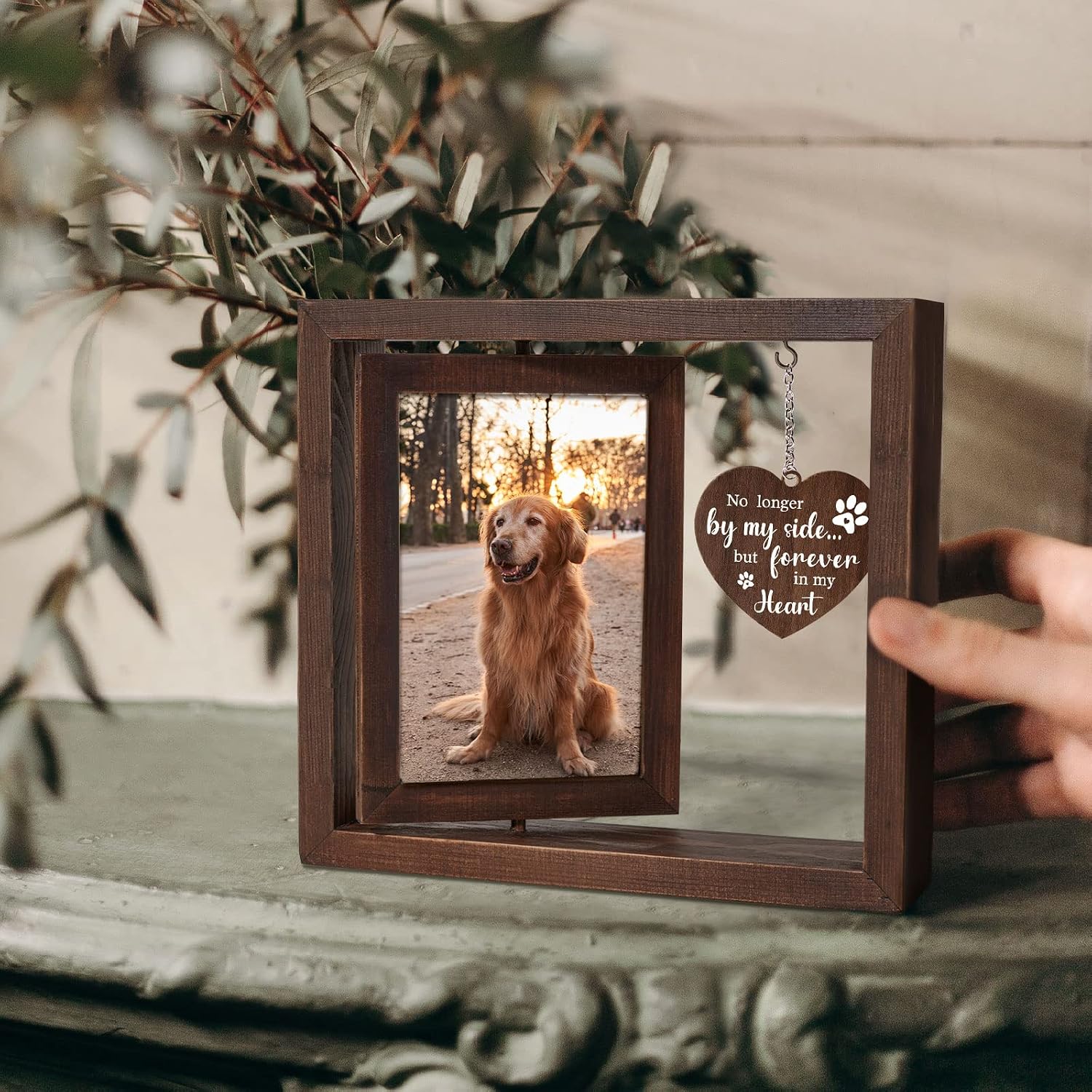 ペットメモリアルフォトフレーム 犬猫用 木製 4x6インチ写 - Engraved Wood Frame のレビューと価格
